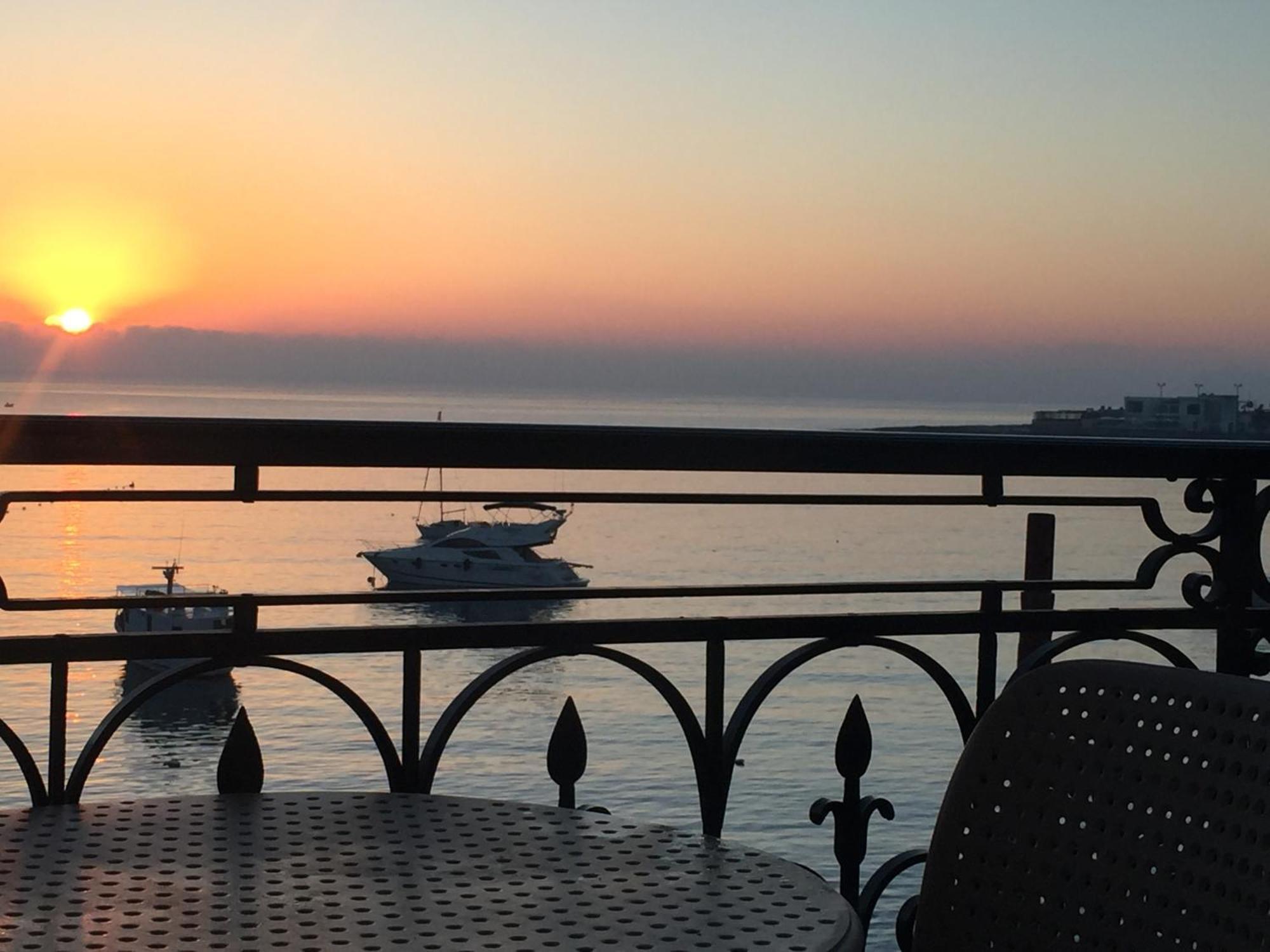 Maltese Balcony Saint Julian's Exterior foto