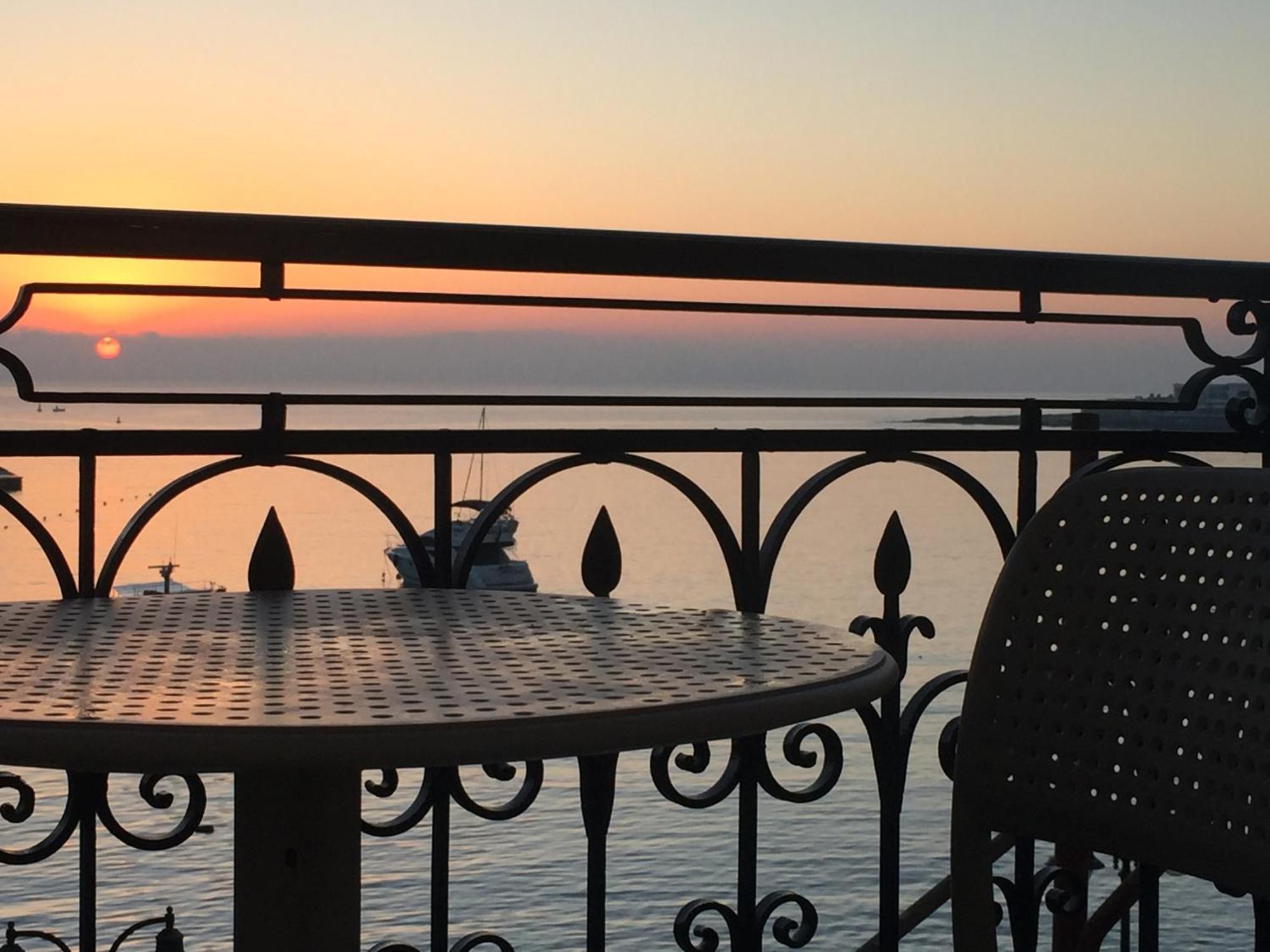 Maltese Balcony Saint Julian's Exterior foto